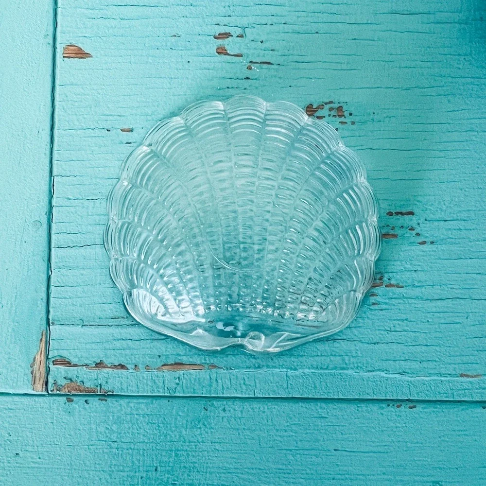 N/A clam shell